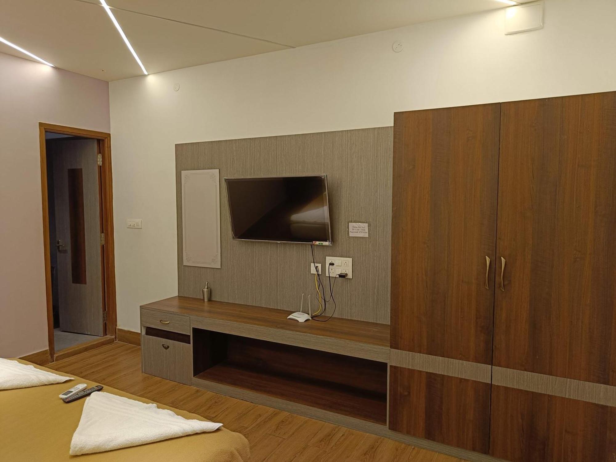 Umino Beach Resort Csennai Kültér fotó